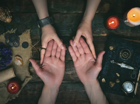 psychic conducting palm reading